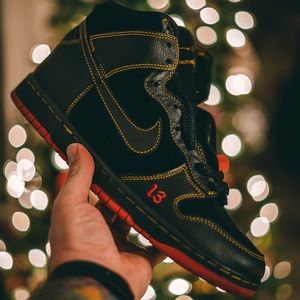 Nike SB Unlucky size 10 (only 1300 pairs made)